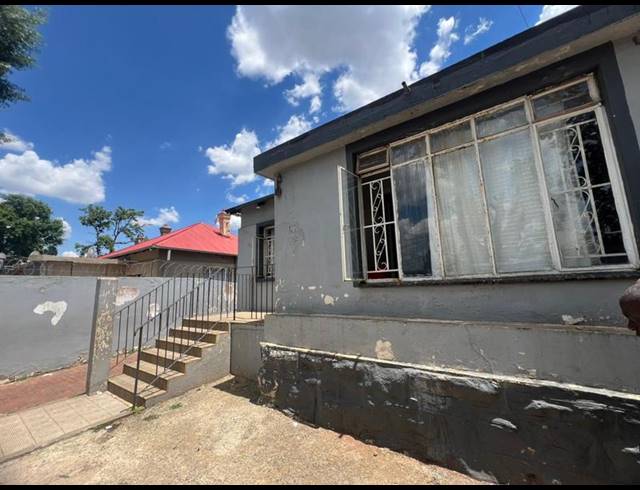 9 BEDROOM HOUSE FOR SALE IN KENSINGTON